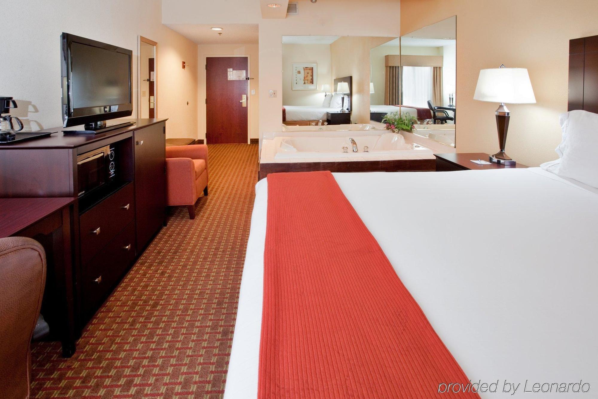 Hampton Inn Covington Va Номер фото