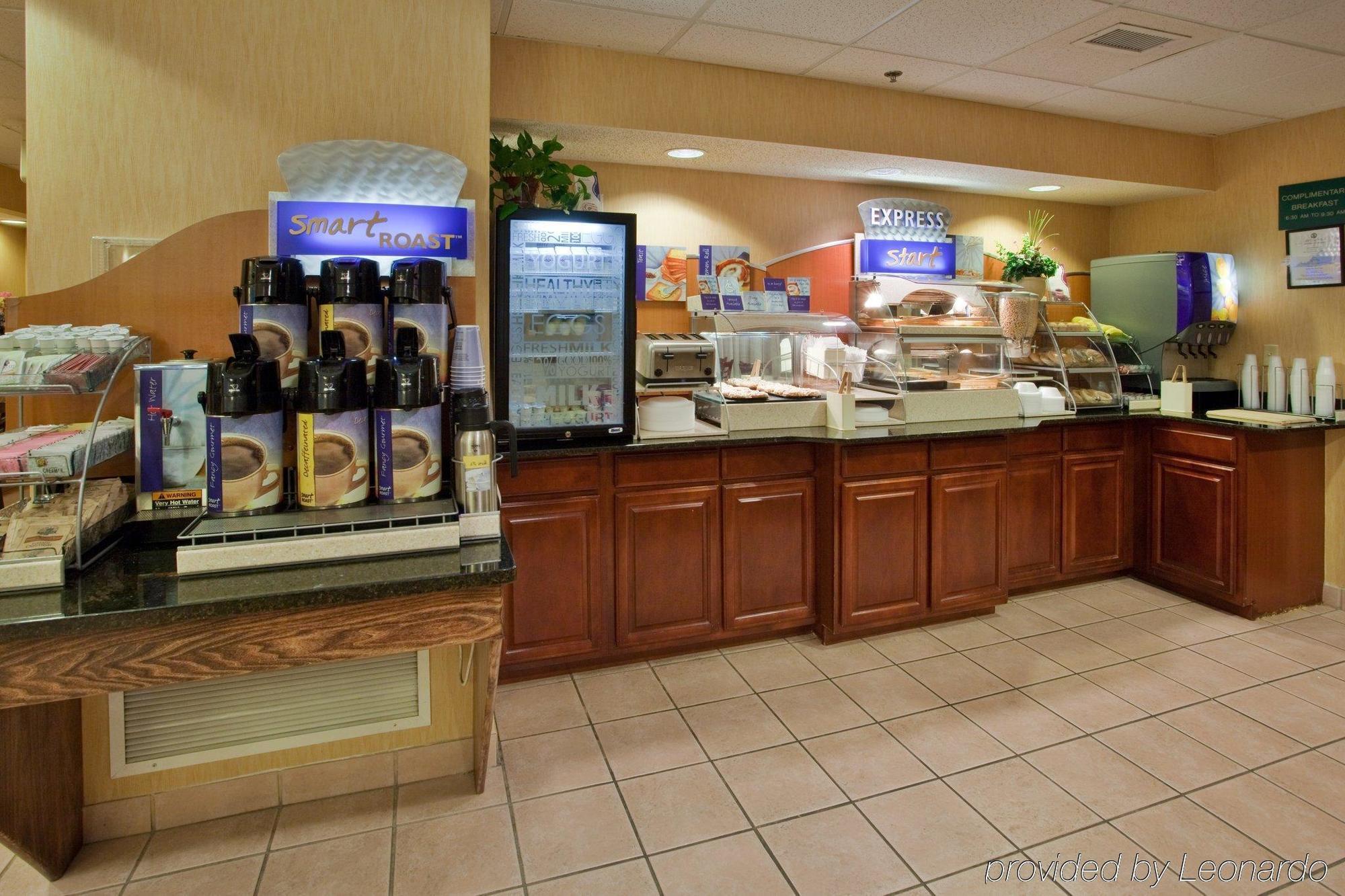 Hampton Inn Covington Va Удобства фото